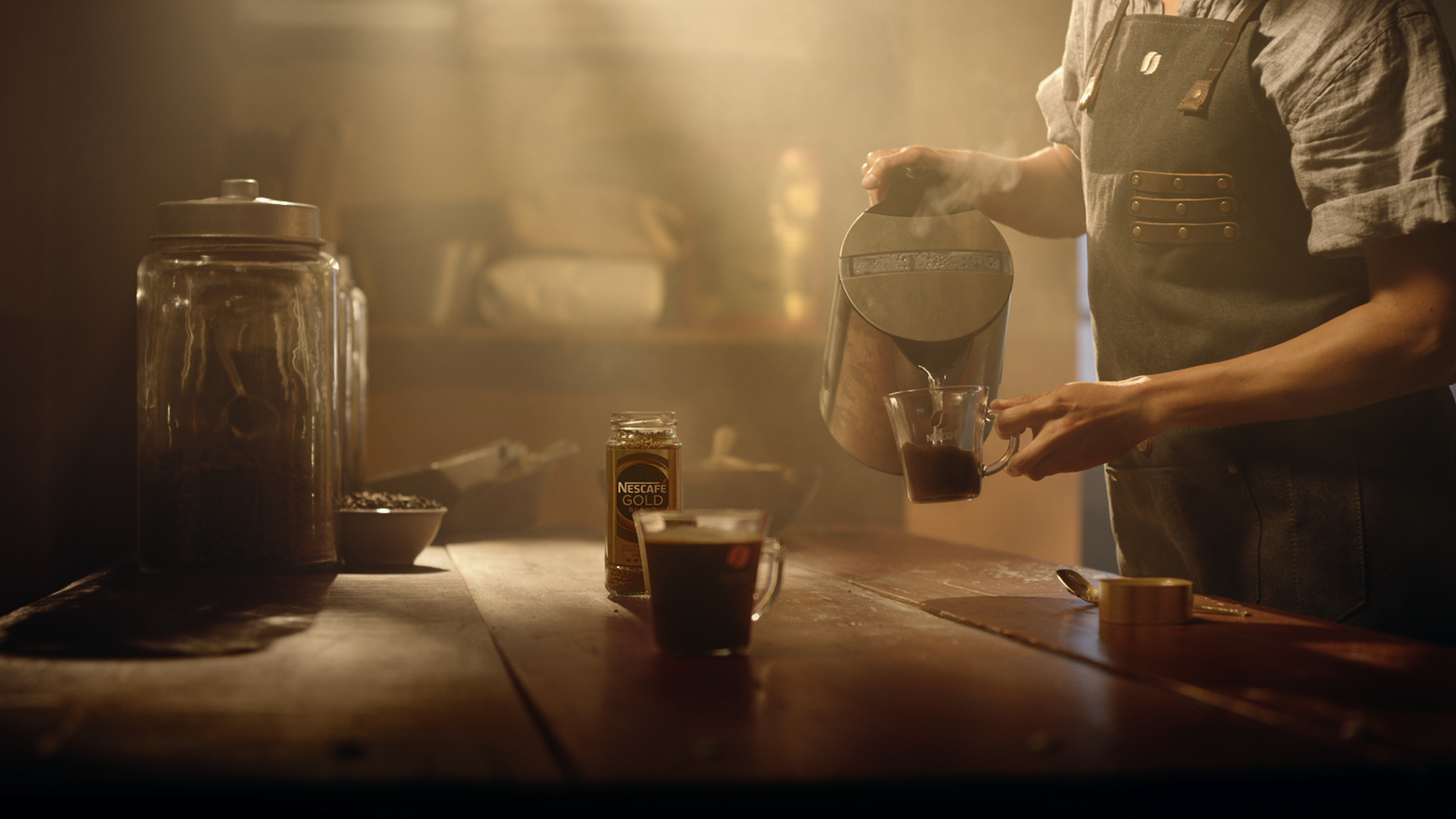 NESCAFÉ-the golden roast — film still
